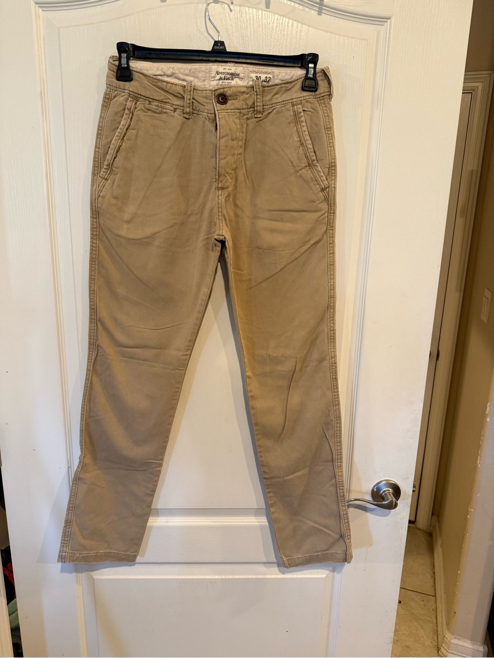 Abercrombie & Fitch tan classic slim-fit khaki chino pants slacks preppy 30 x 32